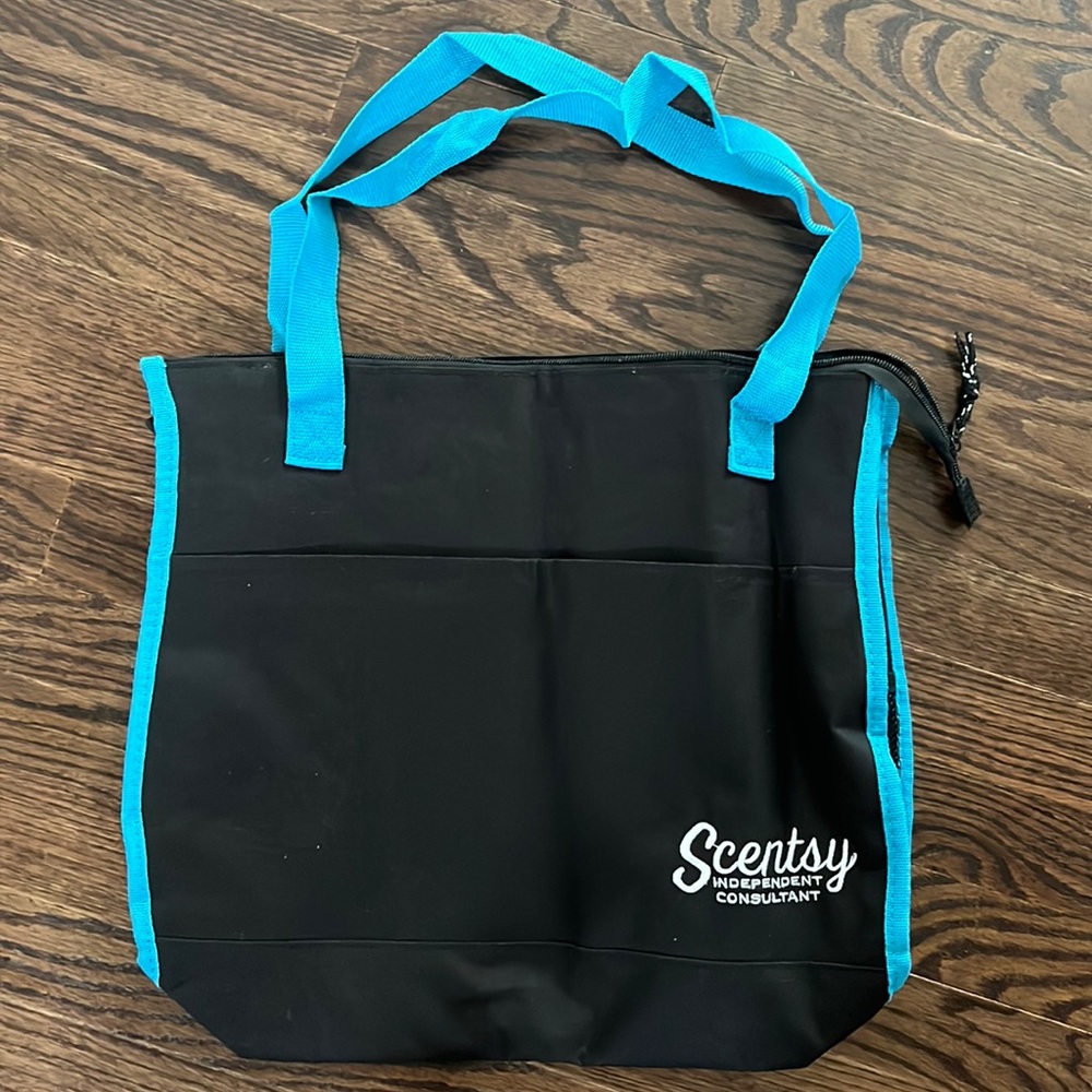 *NEVER USED* Insulated Scentsy Consultant Tote with Front & Back Velcro Pockets
